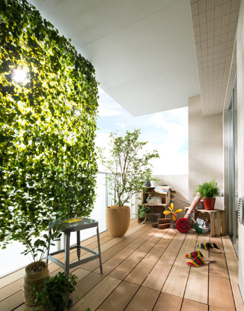 Other.  [Balcony hook] On the balcony top, Mounting has established a capable hook of "green curtain" to reduce the increase in the temperature of the room to relieve the summer sun.