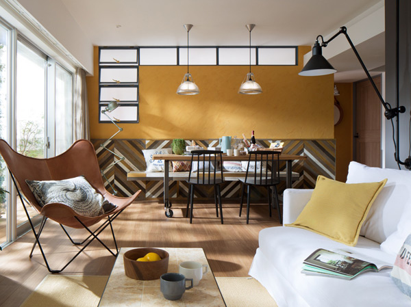 Room and equipment. Standard adopted diatomaceous earth wall in the living room and toilet. Diatomaceous earth color can be selected from six combination patterns.  ※ Which was the model room F type shooting a living (September 2013), Custom order system ( ※ 3) are included.