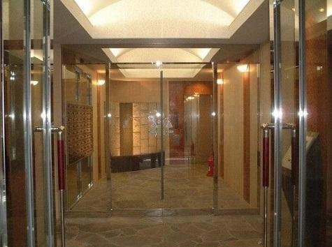 Entrance. Common areas