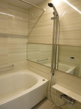 Bathroom. ~ 2013 November new interior renovation completed ~ Add cooked ・ Bathroom dryer with unit bus