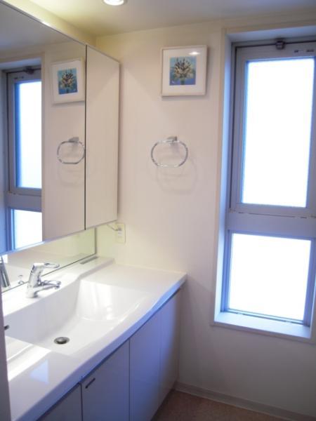 Wash basin, toilet. Wash / 2013 November shooting