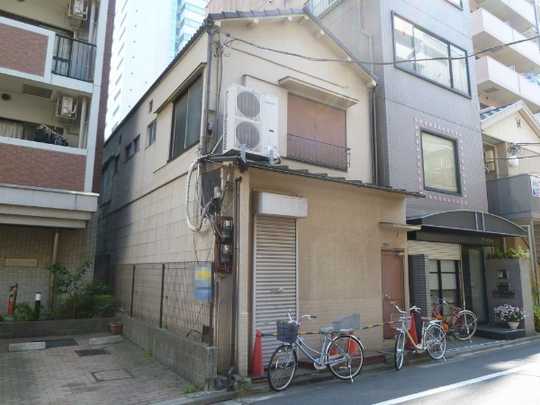 Local land photo. Building appearance (1)