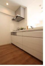 Kitchen. System kitchen of state-of-the-art amenities.  It is with a handy under-floor storage.   ~ It is in a new interior renovation. Scheduled to be completed on February 7, 2014 ~  The field situation, There is the case that specifications may be changed.