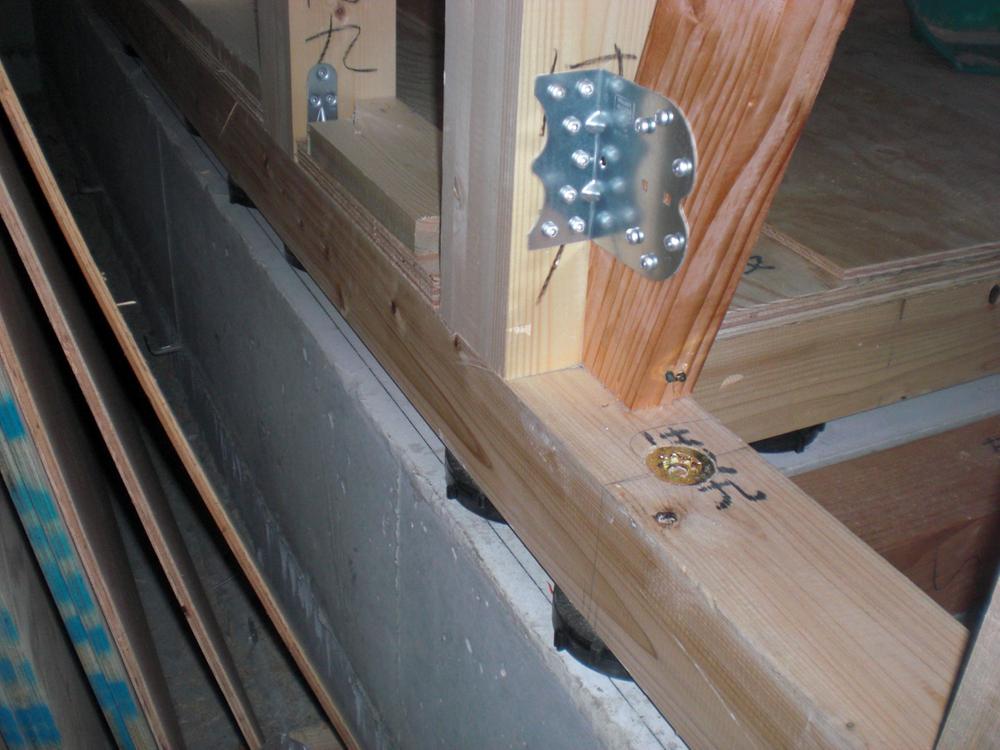 Local appearance photo. Foundation and foundation by the foundation packing method. It is effective in moisture prevention. Local (December 15, 2013) Shooting