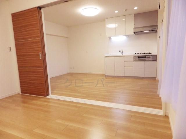 Living. Living from Western-style