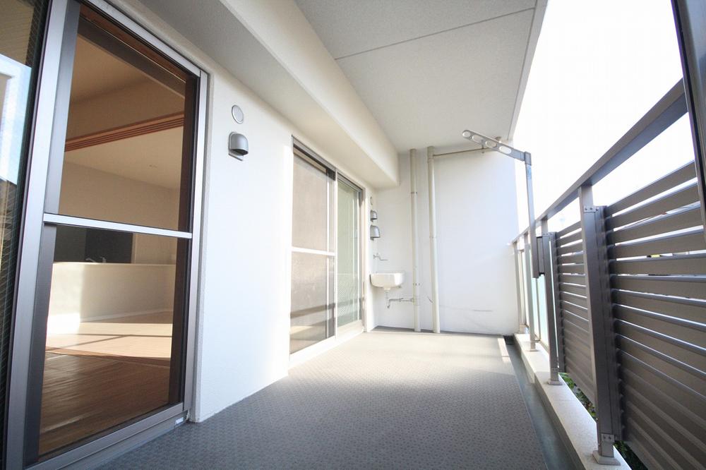 Balcony. Local (September 2013) Shooting