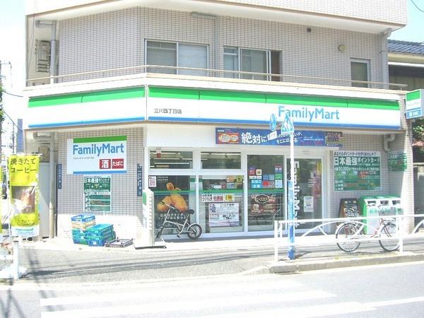 Other. 1 minute convenience store walk!