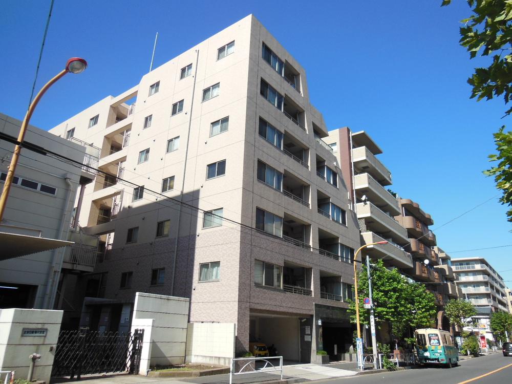 Local appearance photo. Local (10 May 2013) Shooting