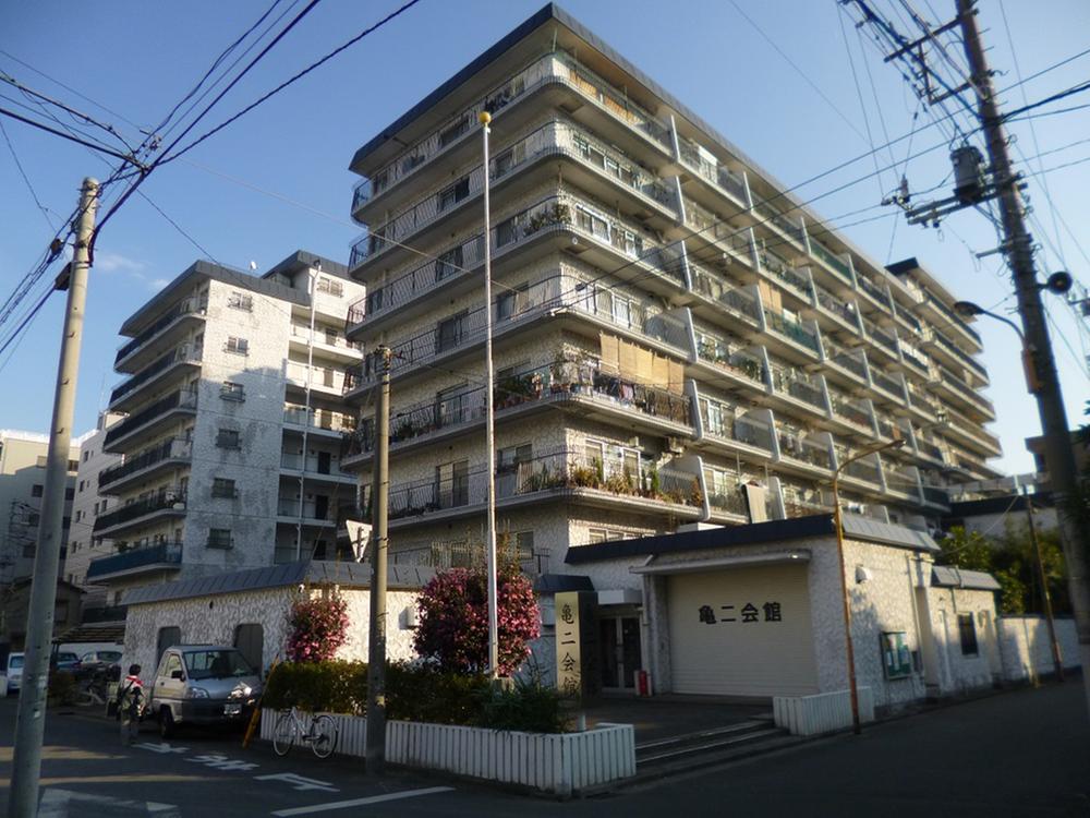 Local appearance photo. Administrative expenses: 8700 yen / Month repair reserve: 4700 yen / Month Parking: 25000 yen / Month