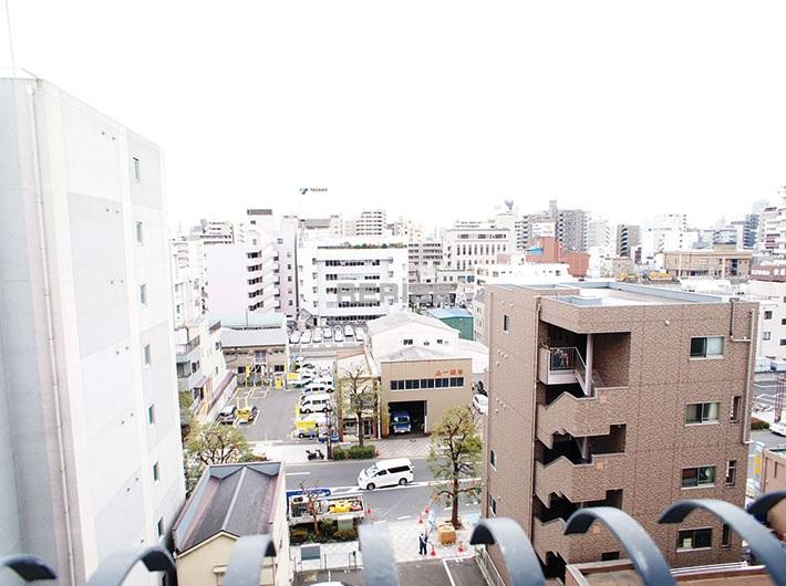 View photos from the dwelling unit. Please see the view with a south-facing airy.