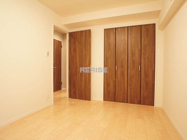 Non-living room. 6.6 Pledge of Western-style