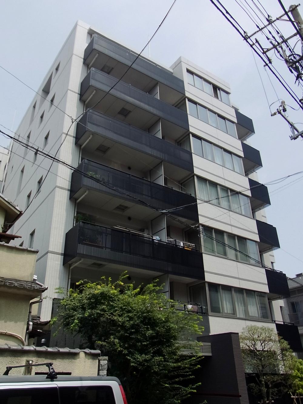 Local appearance photo. Local (July 2012) shooting