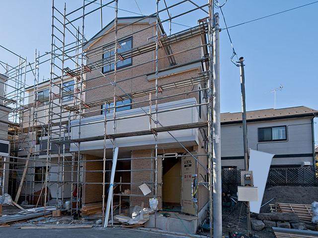 Local photos, including front road. Local (12 May 2013) Shooting