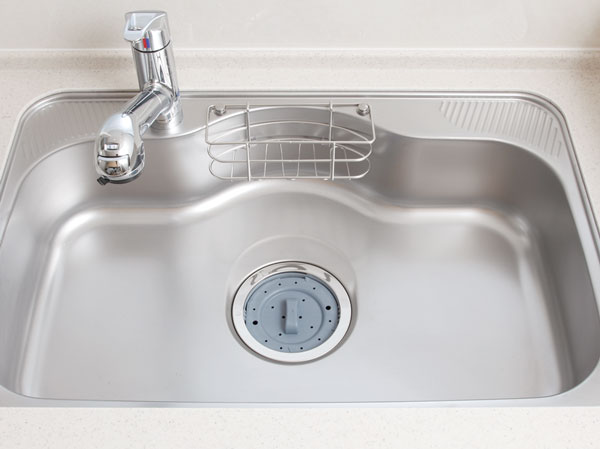 Kitchen.  [Quiet sink] Cooking utensils and large vegetables also easy to wash breadth and depth, such as bulky. Water has adopted the static sound design to reduce the I sound.