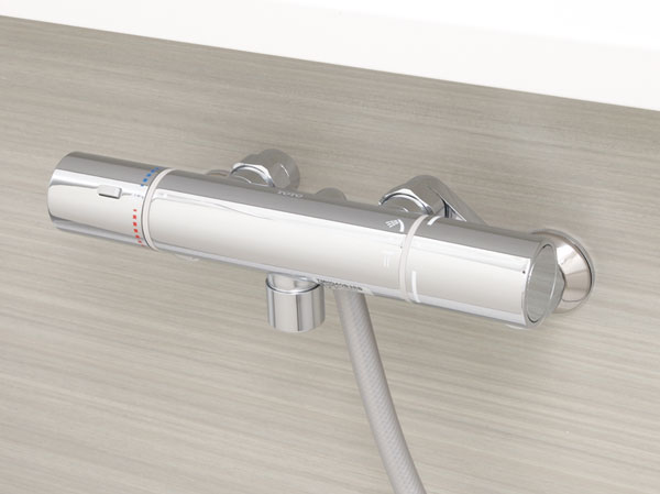 Bathing-wash room.  [Thermostatic shower faucet] summer, Because at the time of bathing and also set the dial position in the winter comes out hot water of constant temperature, Temperature adjustment is easy.