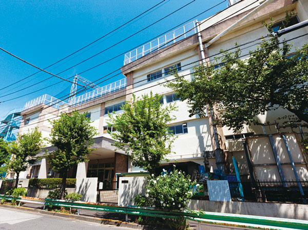 Surrounding environment. Nakagawa Elementary School (about 40m / 1-minute walk)