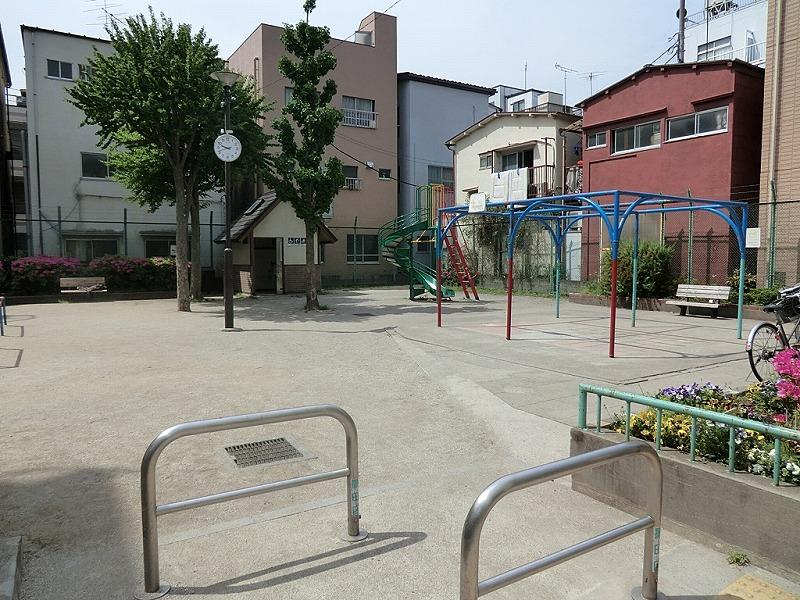 park. 26m until the wig children amusement