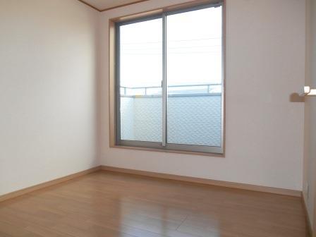 Non-living room. 3 Kaiyoshitsu