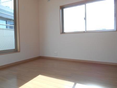 Non-living room. 3 Kaiyoshitsu