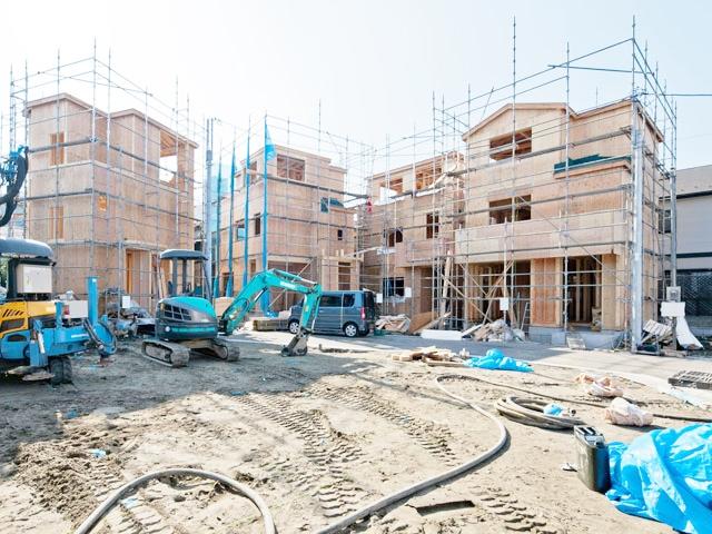 Local photos, including front road. Local Photos. 5m development road in the subdivision. First-come-first-served basis accepted is the start. Please feel free to contact.