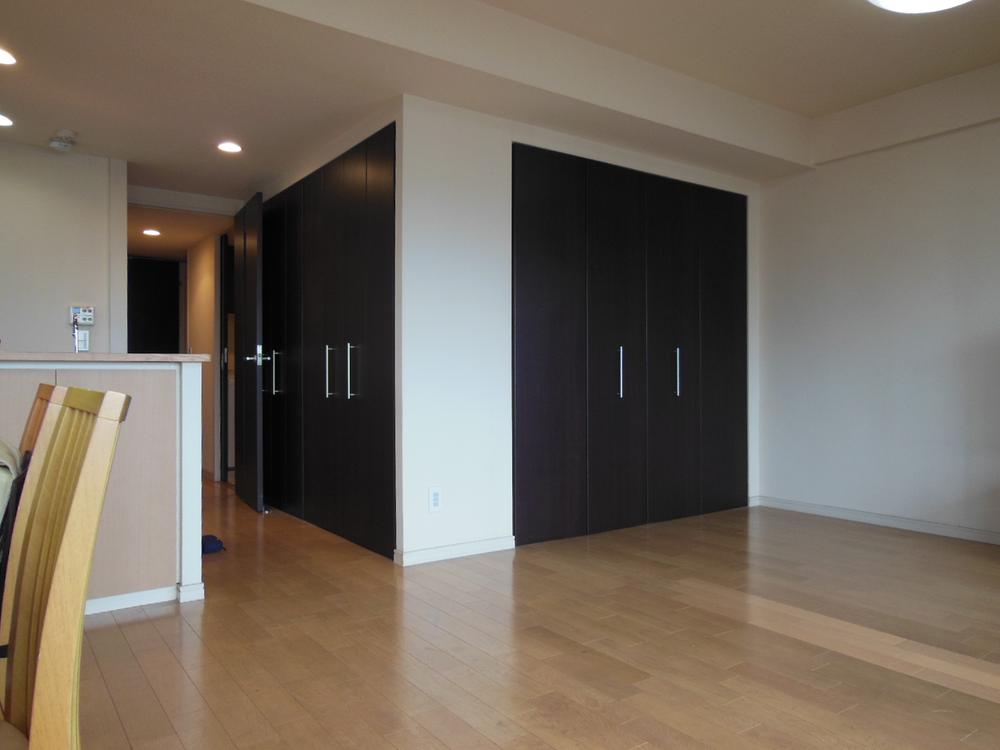 Receipt. In the living there is a storage of about 1 quire (December 2013) Shooting