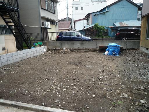 Other. Local vacant lot / Shaping land