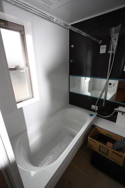 Local appearance photo. Bathroom 1 tsubo ・ With bathroom dryer