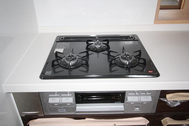 Kitchen. Gas 3-neck ・ Grill with