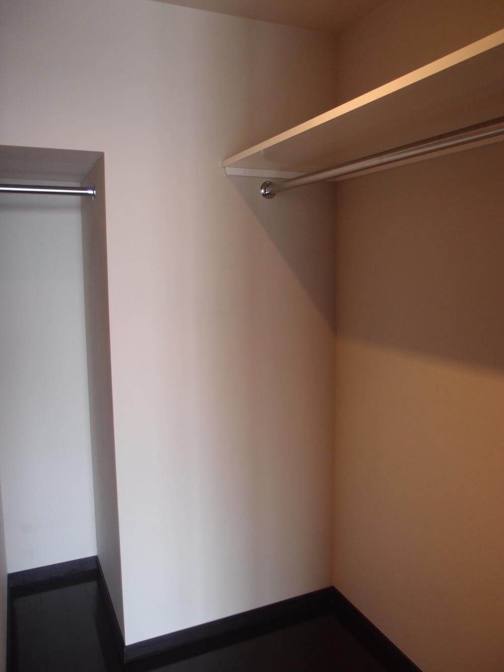 Receipt. There is a walk-in closet, Convenient.