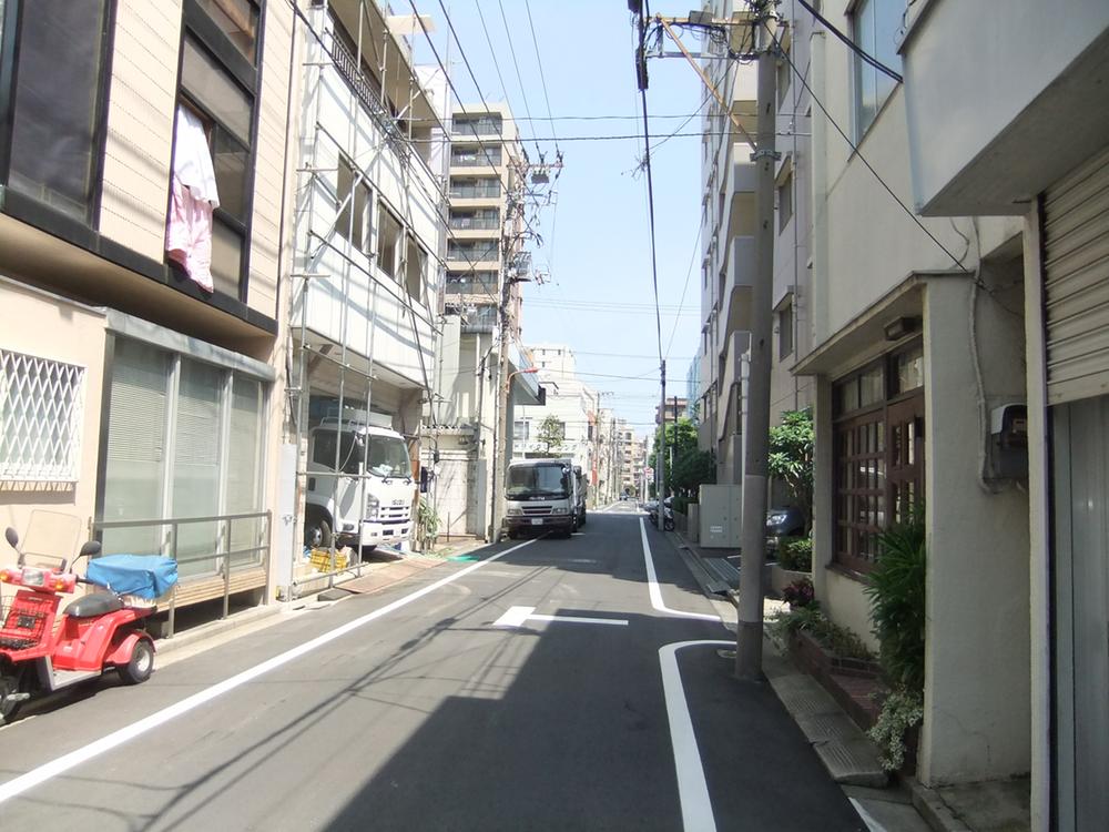 Local photos, including front road. Local (August 2013) Shooting