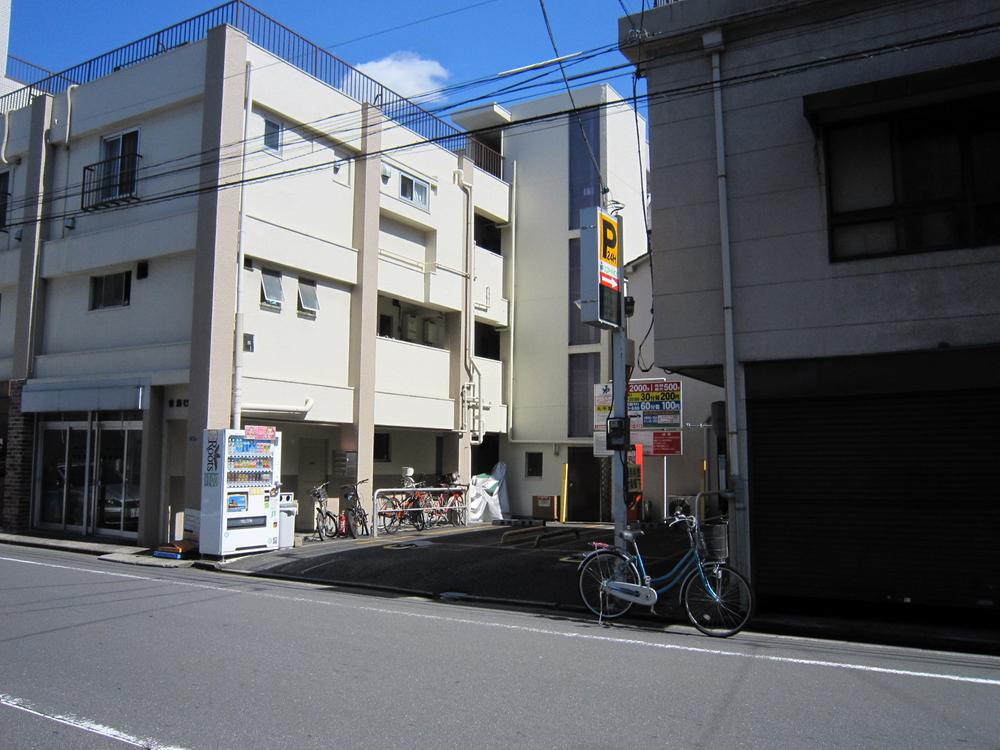 Local photos, including front road. Local (July 2013) Shooting