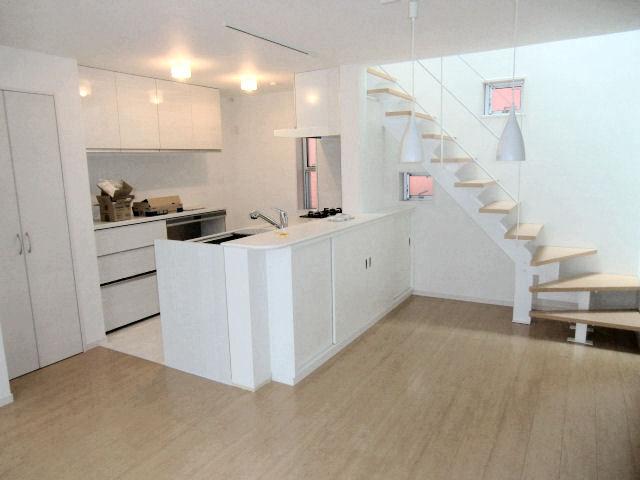 Same specifications photos (living). Same specifications Yang per good ・ Park near the child-rearing environment favorable ・ Super near shopping convenient