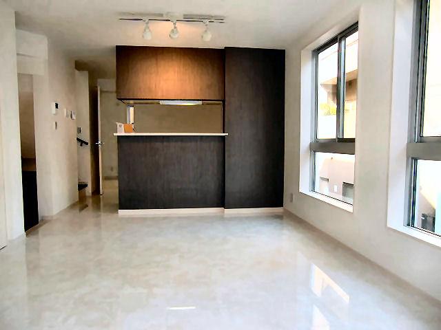 Other introspection. Indoor (11 May 2013) Shooting Same specifications