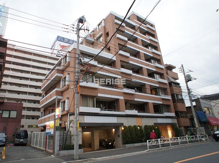 Local appearance photo. Administrative expenses: 7300 yen / Month repair reserve: 16500 yen / Month Parking: 23000 yen ~ 28000 / Month