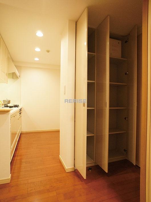 Receipt. Living storage