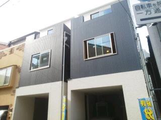 Local appearance photo. Local (11 May 2013) Shooting