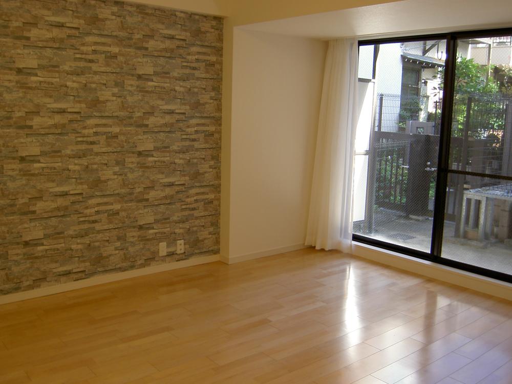 Living. Indoor (10 May 2013) Shooting