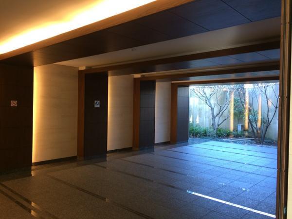 Entrance. entrance / December 2013 shooting