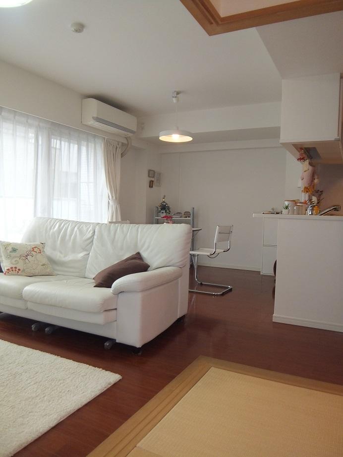 Living. 15 Pledge of LDK. Floor heating is equipped.