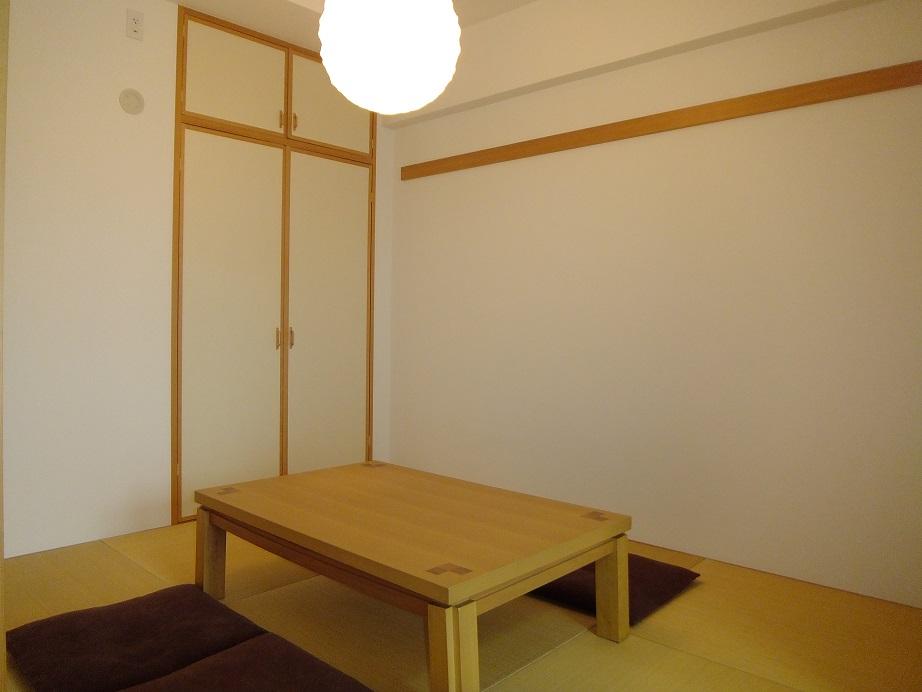 Non-living room. There and happy Japanese-style room. There is a breadth of 5 tatami so you can also use it as a sufficient room.
