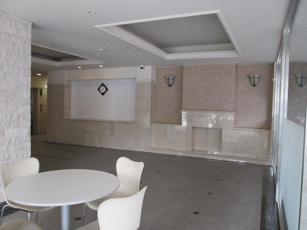 Entrance. Entrance Hall (November 2013) Shooting