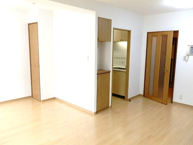 Living. Friendly colors of the interior!