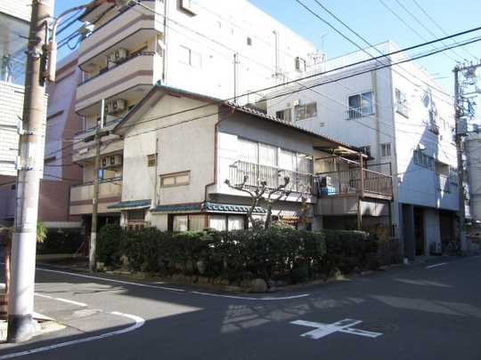 Local land photo. Building exterior photos (1)