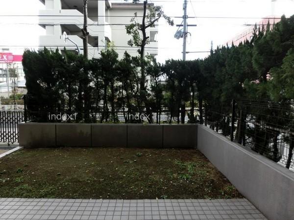 Garden. It is a private garden with gardening and the like can enjoy