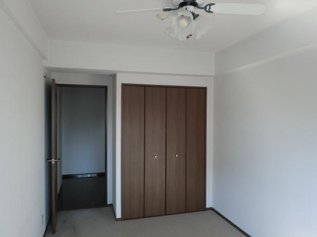 Non-living room. Indoor (11 May 2013) Shooting