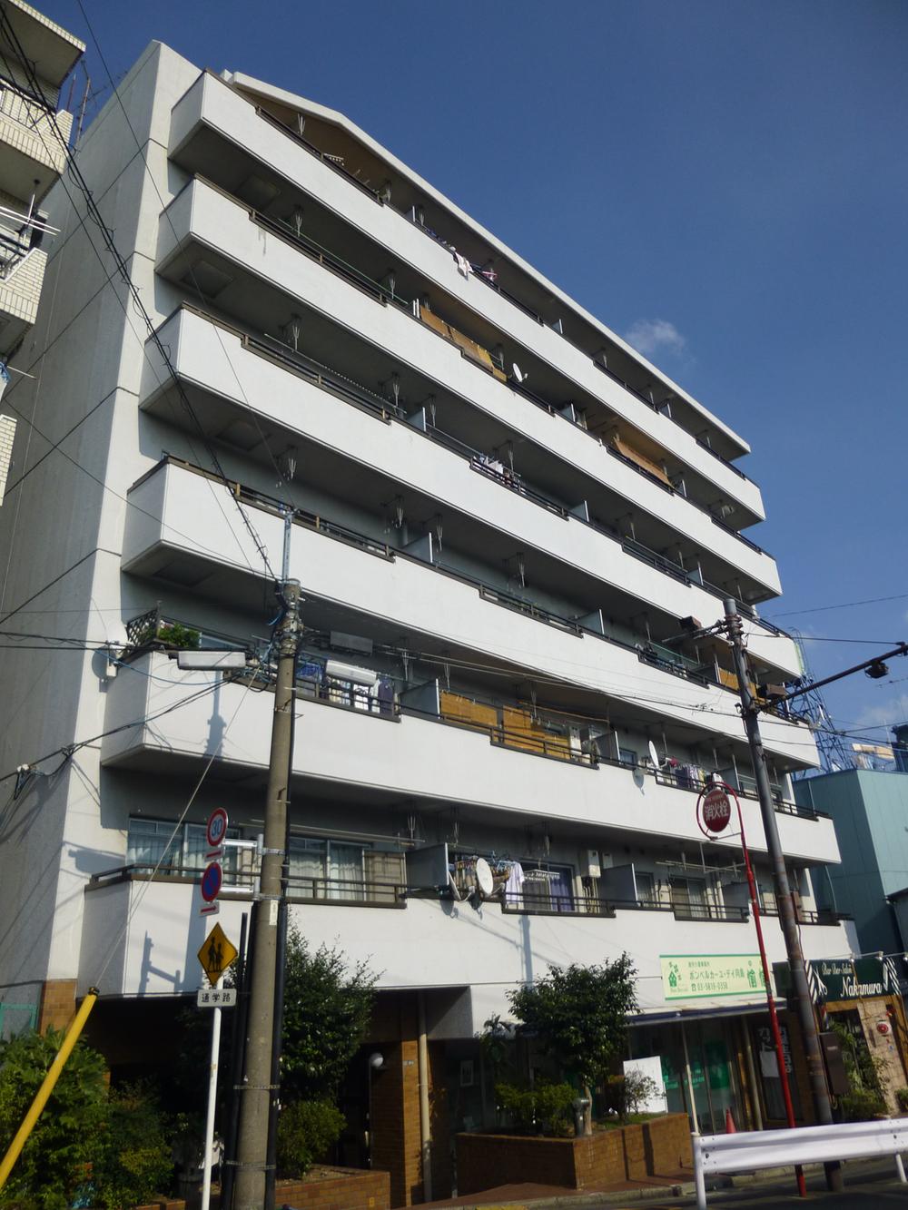 Local appearance photo. Local (10 May 2013) Shooting