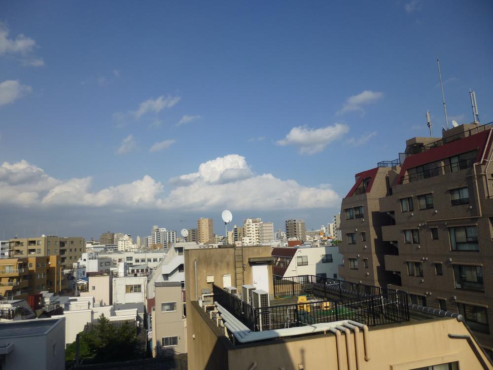 View photos from the dwelling unit. View from the site (October 2013) Shooting, "View from the northeast side balcony