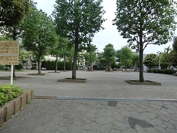 park. 398m until Yahiro park