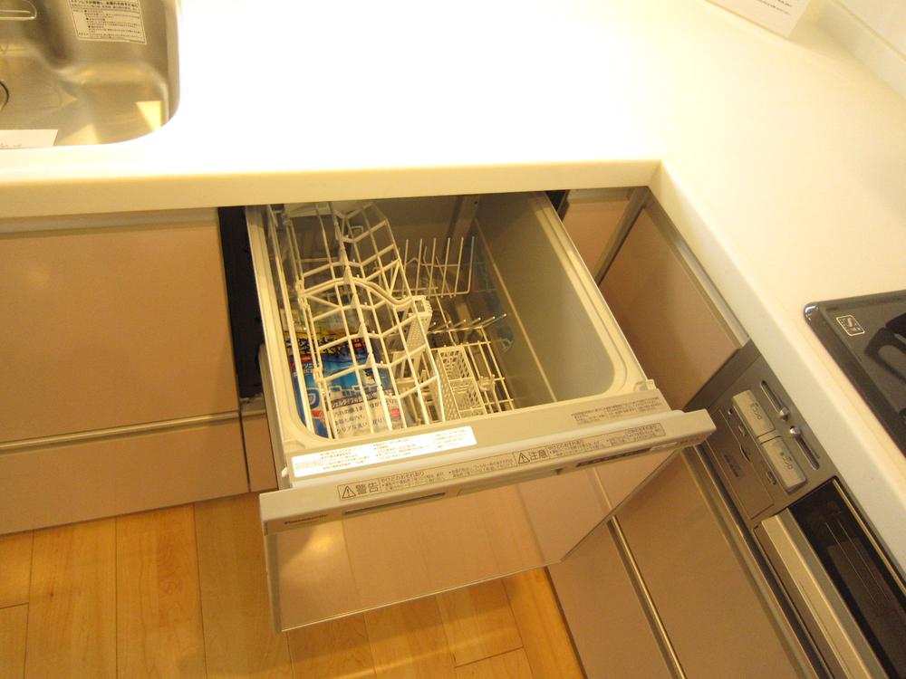 Kitchen. Indoor (12 May 2013) Shooting