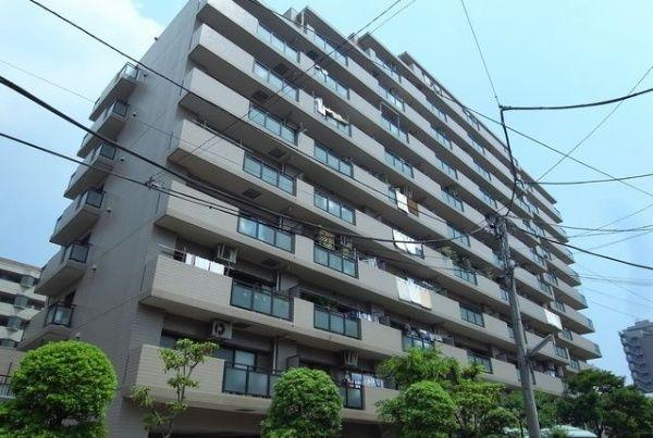 Local appearance photo. Day is good per facing south.